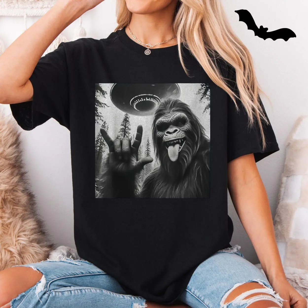 Bigfoot UFO Alien Abduction Funny Cryptid Graphic T Shirt 5 1.jpg