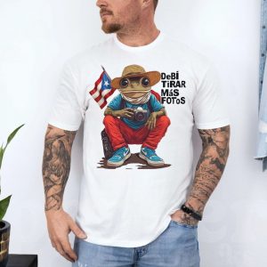 Debi Tirar Mas Fotos E28093 Puerto Rico Flag Frog Photographer Graphic T shirt 4.jpg